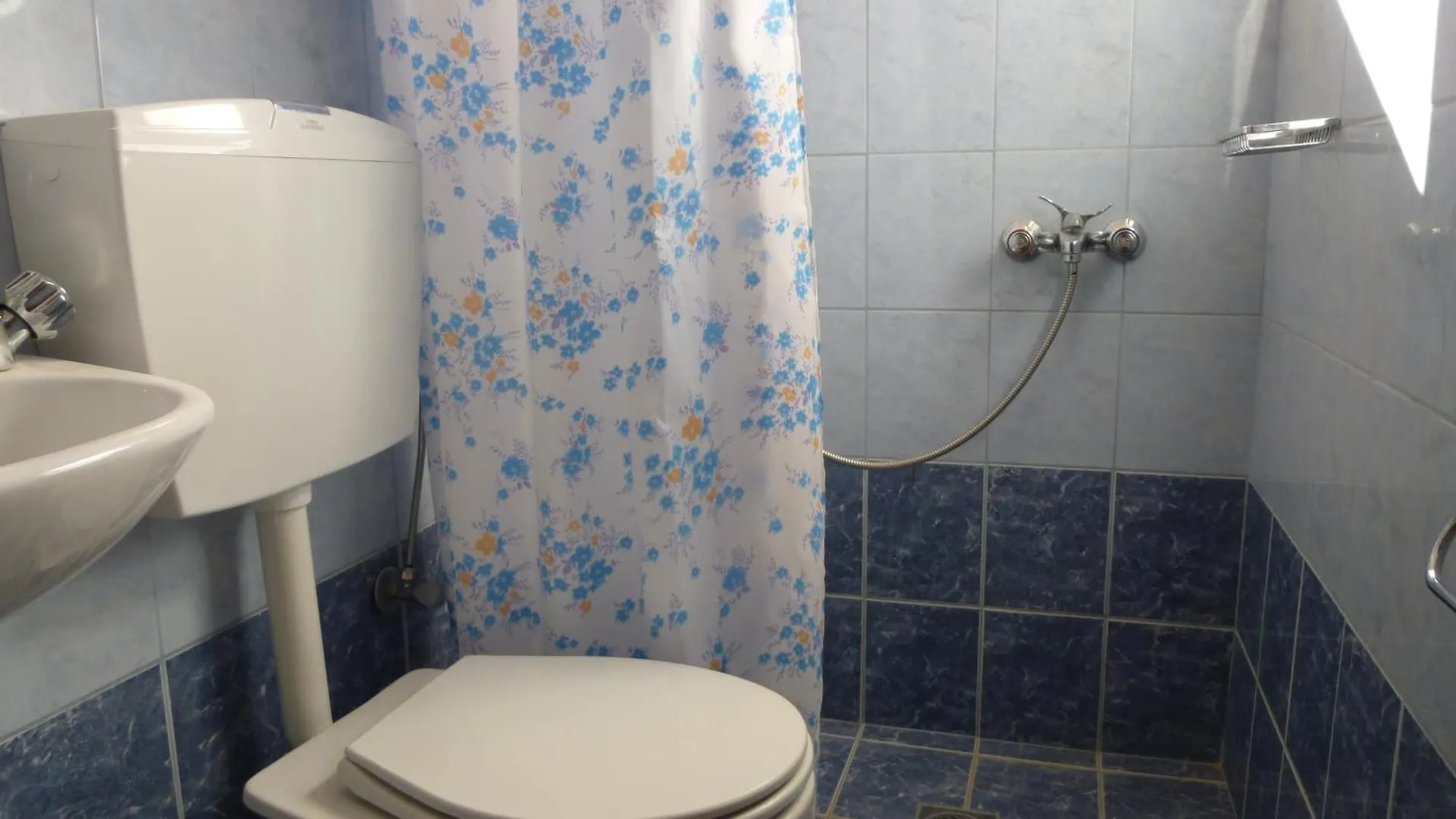 Raymondos Apartments Lassi  Greece