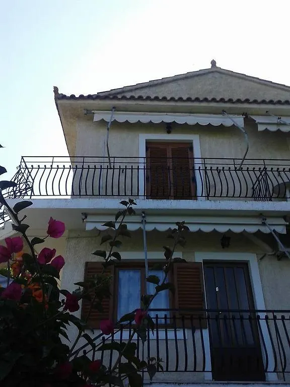Raymondos Apartments Lassi   Lassi (Kefalonia)